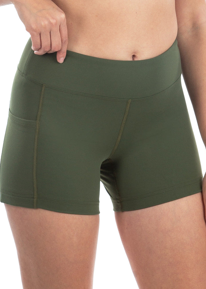 These motion shorts feature flat-locked seams and a convenient side pocket. With a 5" inseam, they provide a comfortable, lightweight feel against your skin. The wide waistband includes built-in elastic to enhance comfort, while the contour fit ensures a flattering and supportive silhouette.
