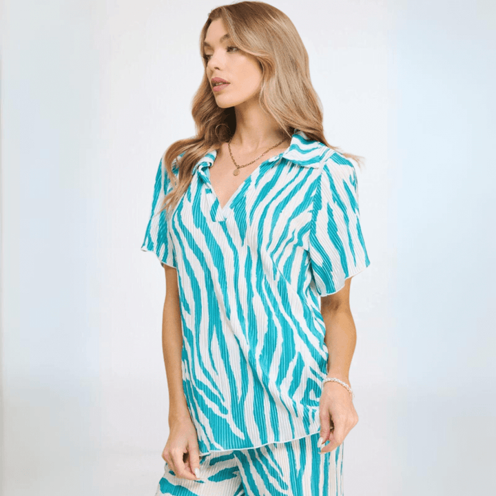 Turquoise Zebra Pleated Set Collared Short Sleeve Top Elastic Waist Bottoms Pleated Pants Crinkled Fabric Very Lightweight 100% Polyester Made in USA