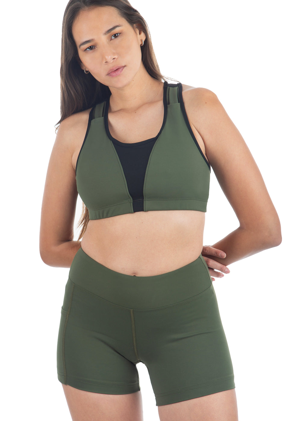 These motion shorts feature flat-locked seams and a convenient side pocket. With a 5" inseam, they provide a comfortable, lightweight feel against your skin. The wide waistband includes built-in elastic to enhance comfort, while the contour fit ensures a flattering and supportive silhouette.