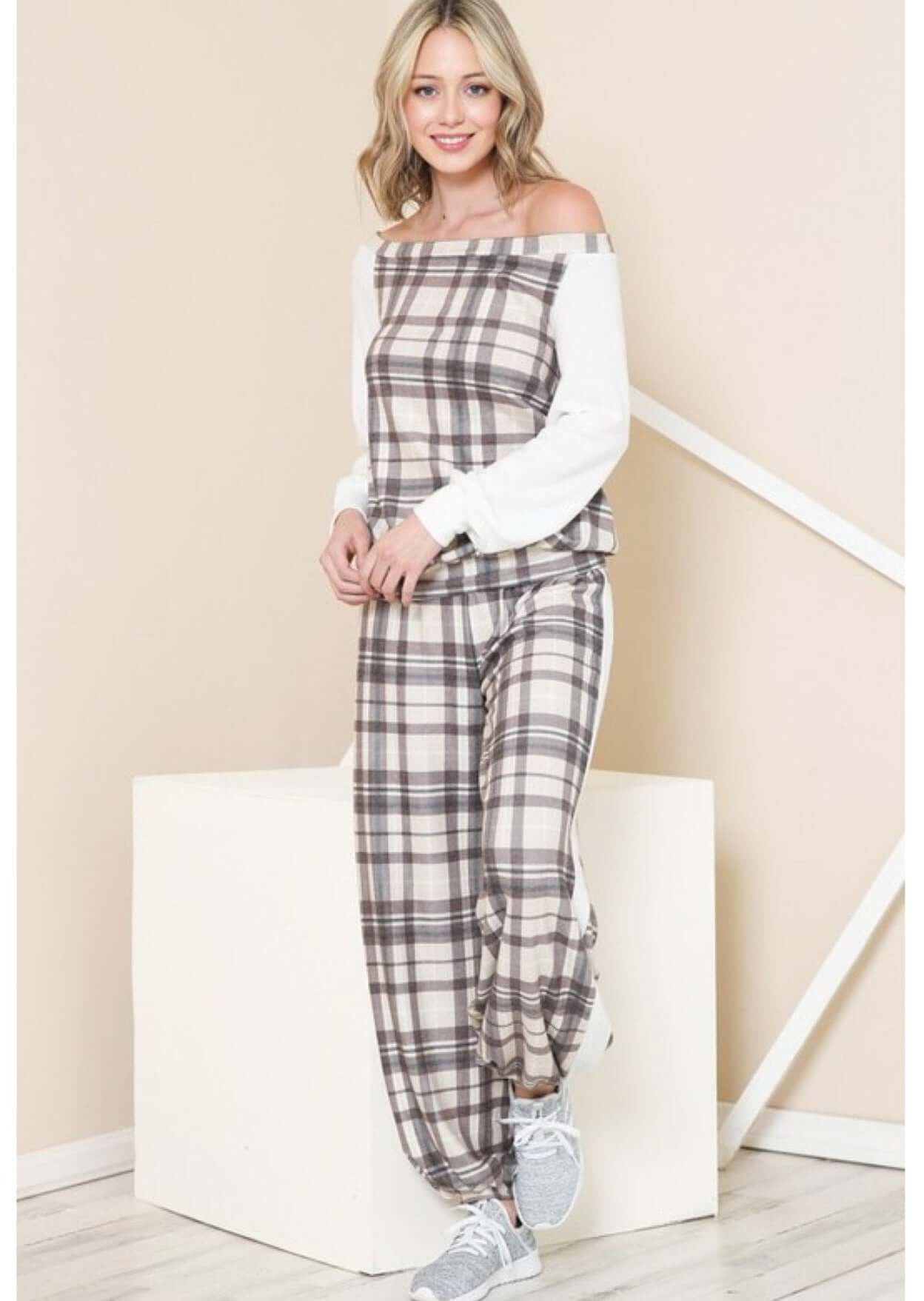 USA Made Women s Off the Shoulder Plaid Pajama Set