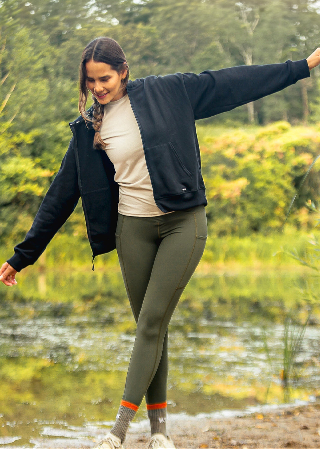 Made in USA WSI Sportswear Women's Cotton HIGHLAND FLEECE FULL ZIP SWEATSHIRT, Medium Weight in Black or Moss Green