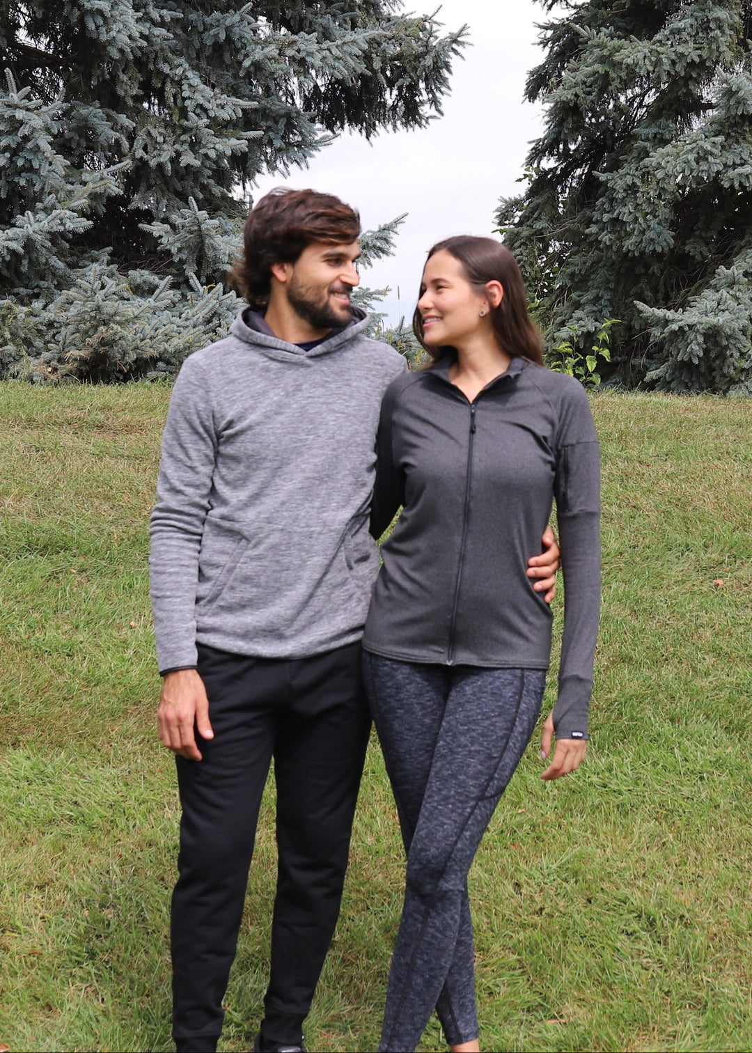 WSI’s warmest base layer shirt is designed to keep you comfortable in temperatures from -20° to 50°. Lined entirely with HEATR® fabric, it provides exceptional warmth throughout. This jacket features a full zip for easy layering, a handy sleeve pocket for essentials, and thumb holes for added warmth and comfort. Proudly made in the USA, it combines dependable quality with superior performance.