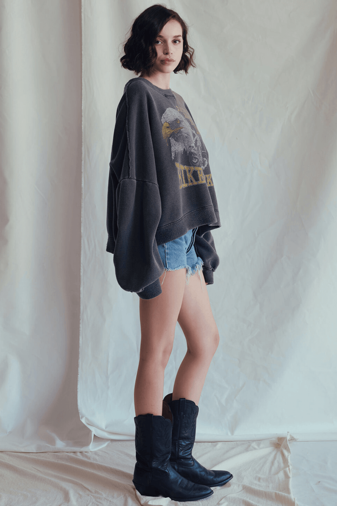 Ready to take on the open road? The Made in USA Daytona Sweatshirt is here to bring some bold, vintage-inspired style to your wardrobe. Celebrate Daytona Bike Week and the iconic Daytona Beach with playful designs, like a soaring eagle and American heritage.