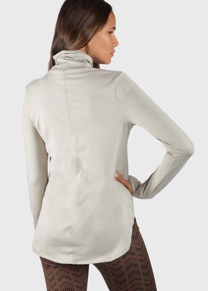 Experience unmatched warmth and comfort with the SoftTECH™ HEATR® Tunic by WSI Sportswear. Designed in the USA as a relaxed-fit base layer, it keeps you cozy in temperatures ranging from 0° to 75°F