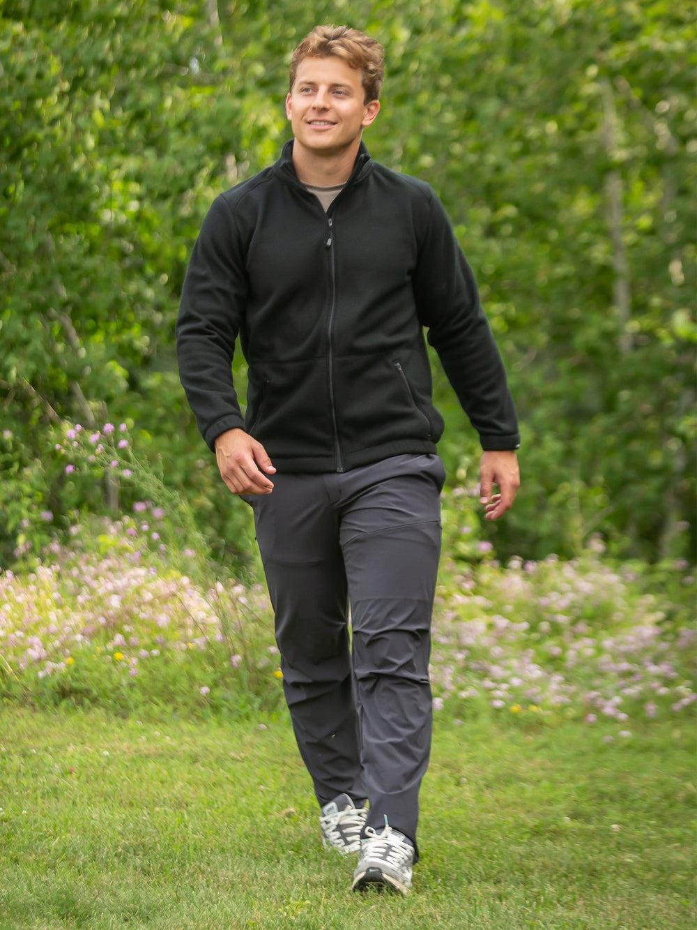 WSI Sportswear Men's Polar Fleece Full Zip Jacket in Black Made in USA, Loose fit, Mid-Outer Layer, Zippered side pockets, Full zip polar fleece, Elastic on cuffs and hem