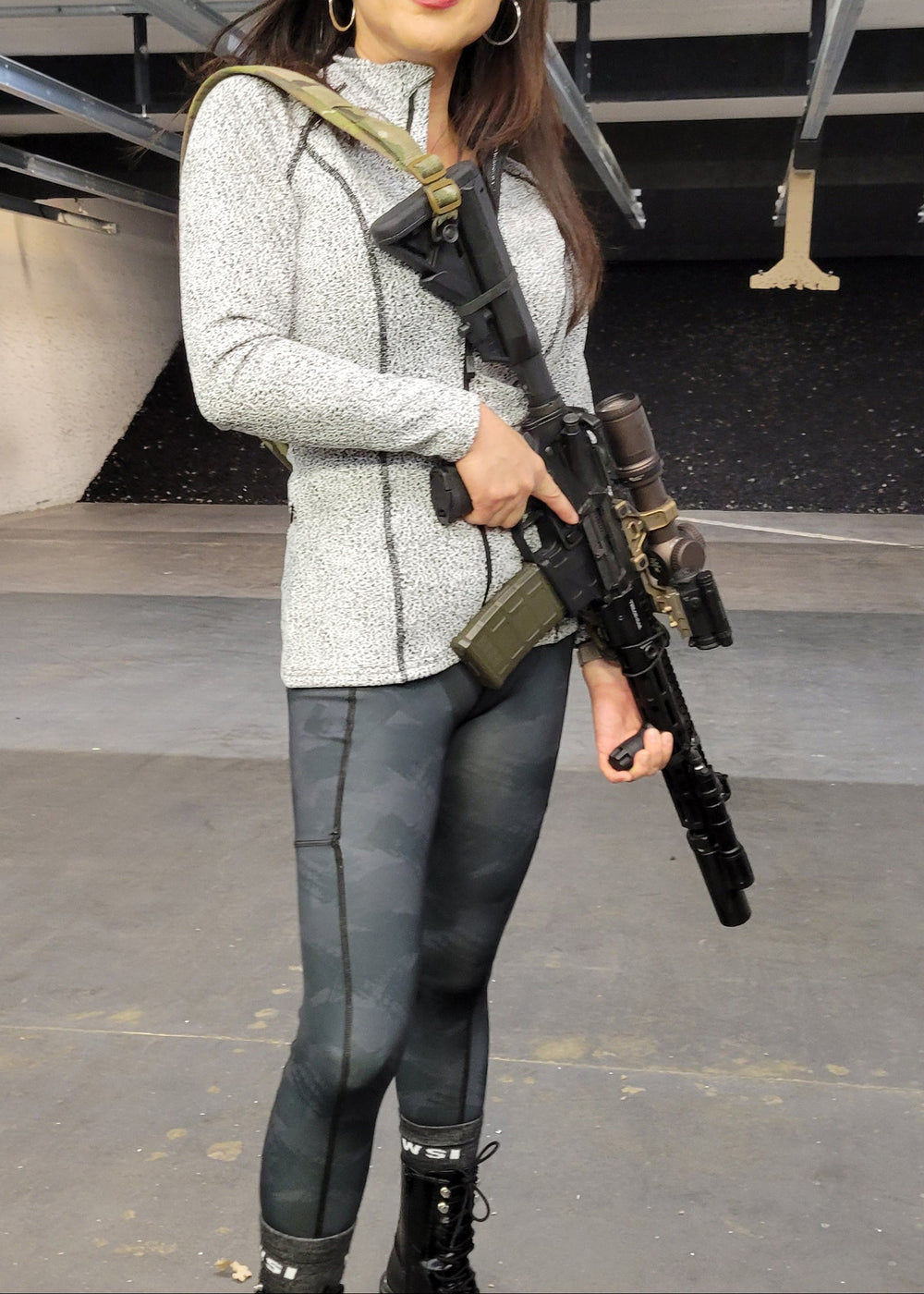 Feel the freedom to move with the 4-way stretch fabric that provides ultimate flexibility, durability, and comfort. The wide waistband comes with built-in elastic for a secure fit while you conquer the outdoors in your Blackout Camo Pocketed Leggings. With deep side pockets and no inner leg seam, you'll have all the comfort you need.
