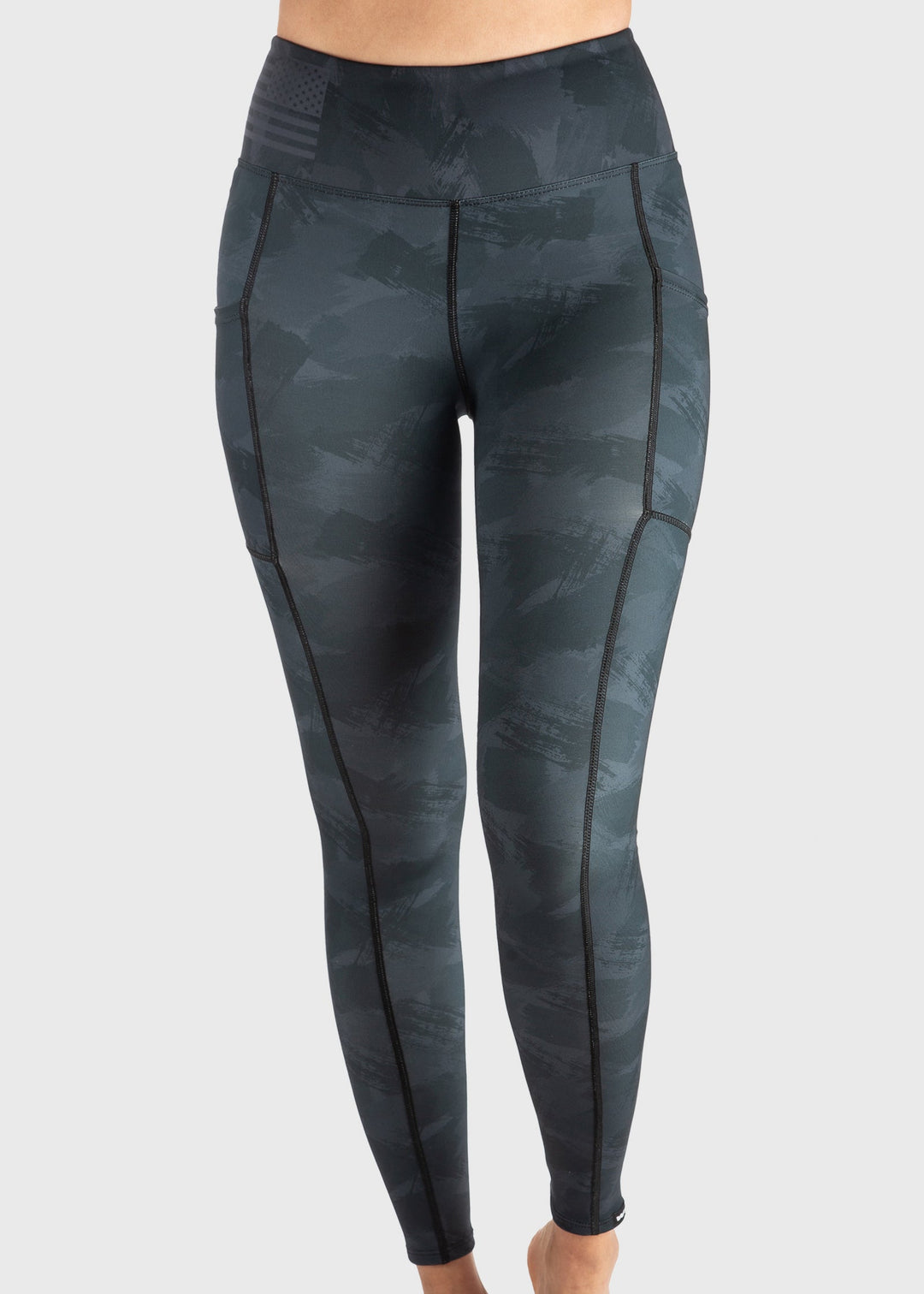Feel the freedom to move with the 4-way stretch fabric that provides ultimate flexibility, durability, and comfort. The wide waistband comes with built-in elastic for a secure fit while you conquer the outdoors in your Blackout Camo Pocketed Leggings. With deep side pockets and no inner leg seam, you'll have all the comfort you need.
