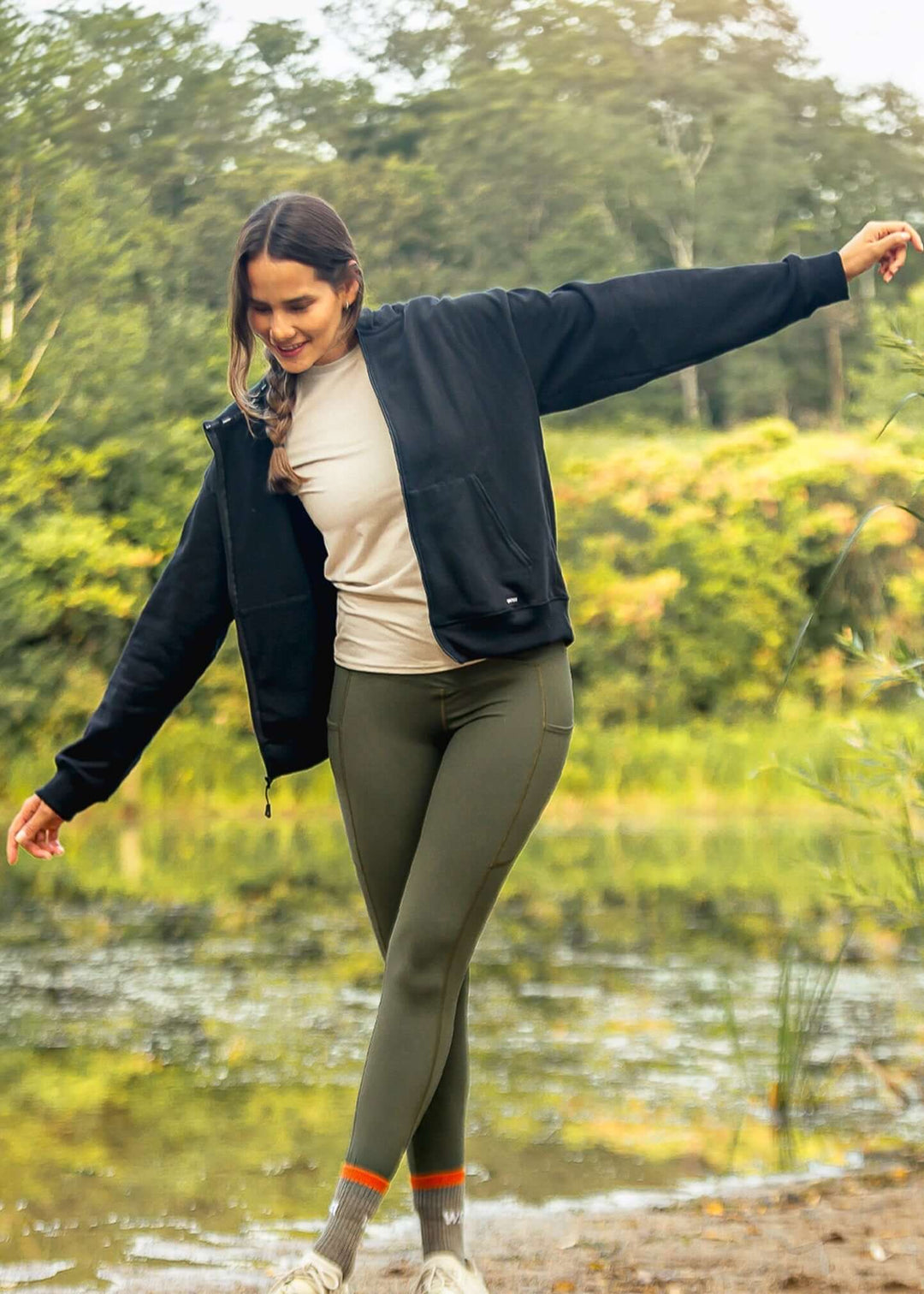 Made in USA WSI Sportswear Women's Cotton HIGHLAND FLEECE FULL ZIP SWEATSHIRT, Medium Weight in Black or Moss Green