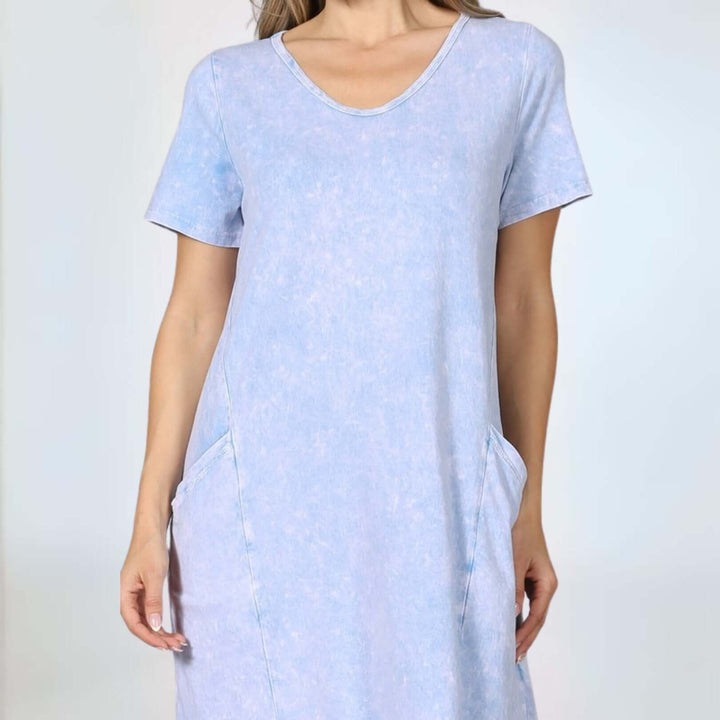USA Made Ladies Light Blue Mineral Washed Casual Cotton Short Sleeve Knee Length Dress with Pockets | Chatoyant Style# C60596 | Classy Cozy Cool Women's Made in America Boutique