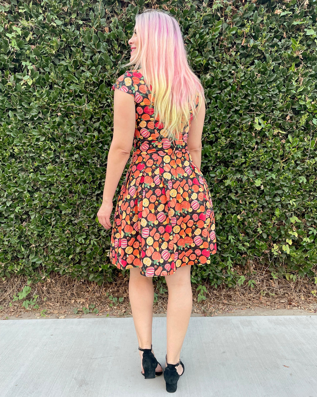 Made in USA. Shop the Gourdgeous Margaret cotton dress by Retrolicious, with cap sleeves, inverted pleats, an A-line skirt and pockets. Size up. So cute for Fall.