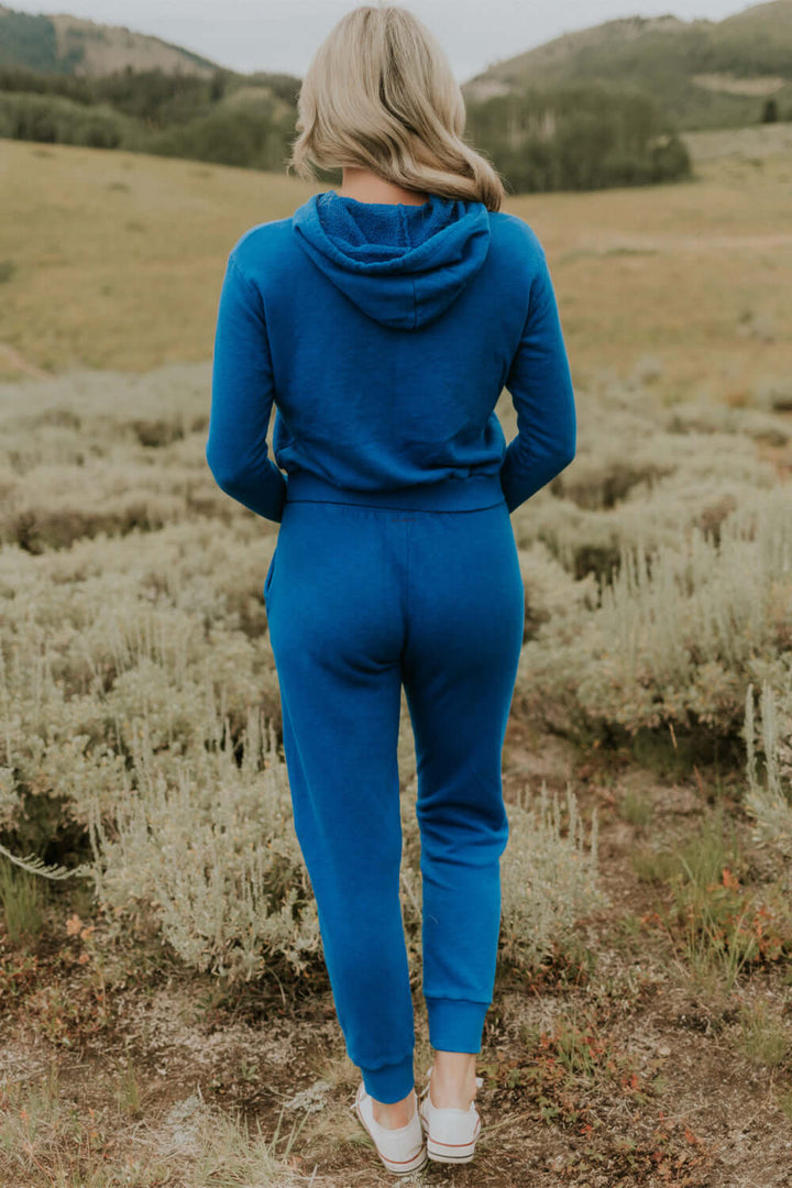 This vintage inspired joggers are made from light-weight 100% organic cotton. Wear this on a cozy coffee date or a movie night in with friends.