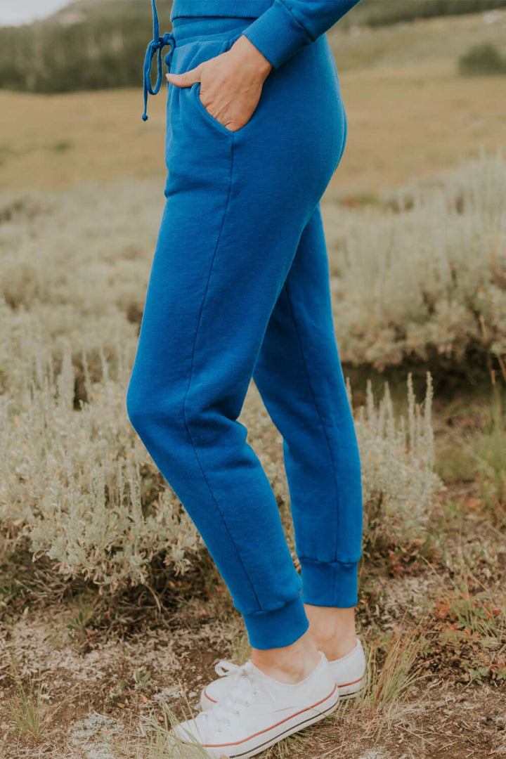 This vintage inspired joggers are made from light-weight 100% organic cotton. Wear this on a cozy coffee date or a movie night in with friends.