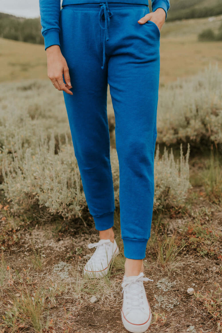 This vintage inspired joggers are made from light-weight 100% organic cotton. Wear this on a cozy coffee date or a movie night in with friends.
