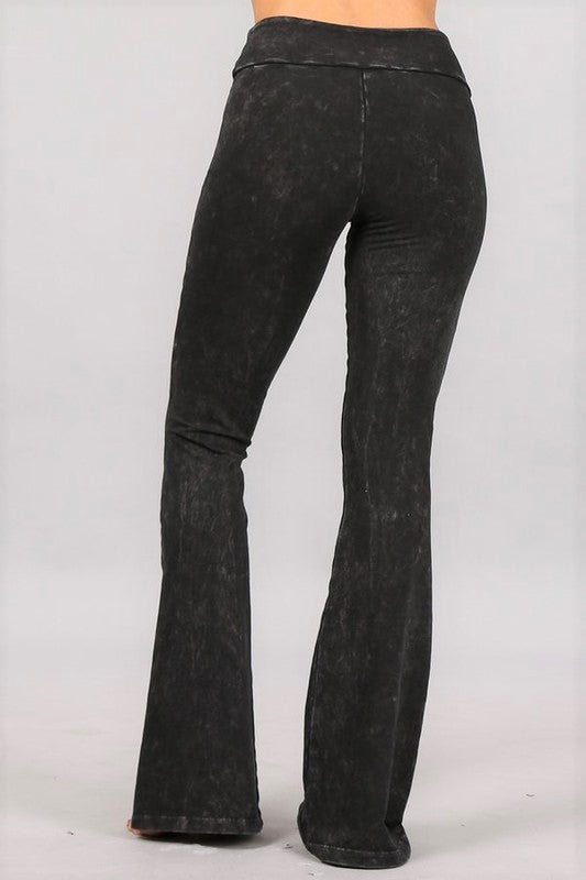 Chatoyant Style C30546 Black Mineral Washed Cotton French Terry Pant with Pockets. Made in USA and sold by Classy Cozy Cool Women’s Clothing Boutique