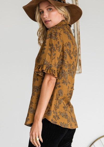 She's Got This Ruffled Short Sleeve Top