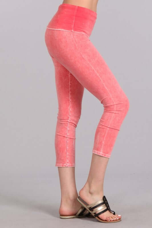 Chatoyant USA Made Ladies Mineral Washed Capri Leggings Coral Medium